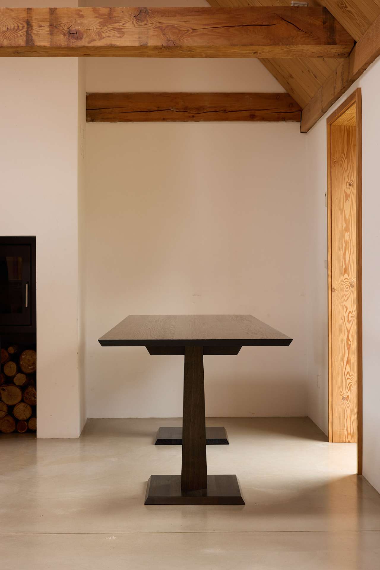 MG215 Table. Dark Nature oak. Design: Christian+Jade