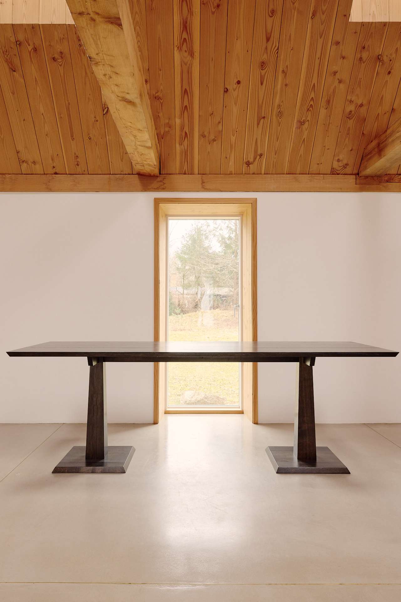 MG215 Table. Dark Nature oak. Design: Christian+Jade